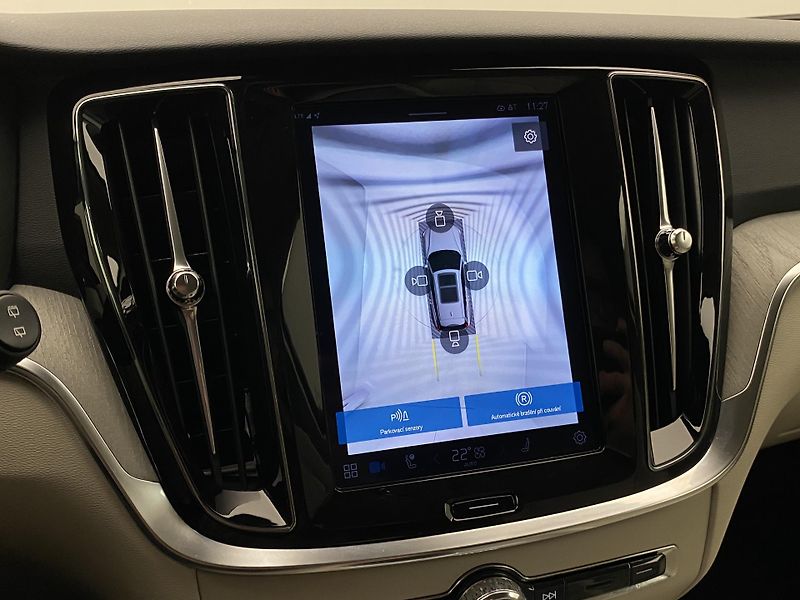 Volvo V60 B4 DARK PLUS AUT CZ - fotka 49 z 51
