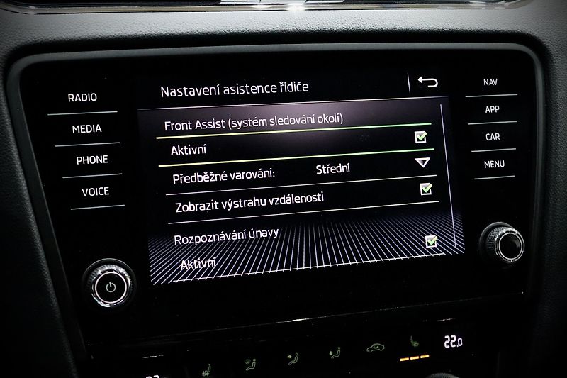 Škoda Octavia 3 FL Combi 1.5 TSI 110 kW - fotka 26 z 35