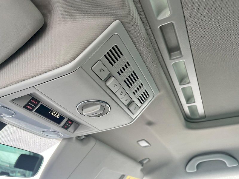 Volkswagen Multivan (2018) 2,0TSi Benzín 150kW Highline 4 - fotka 25 z 25