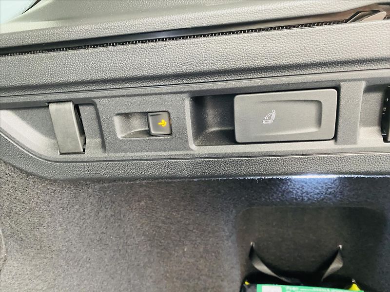 Škoda Superb 2,0 TDI 110kW DSG Selection - fotka 15 z 20