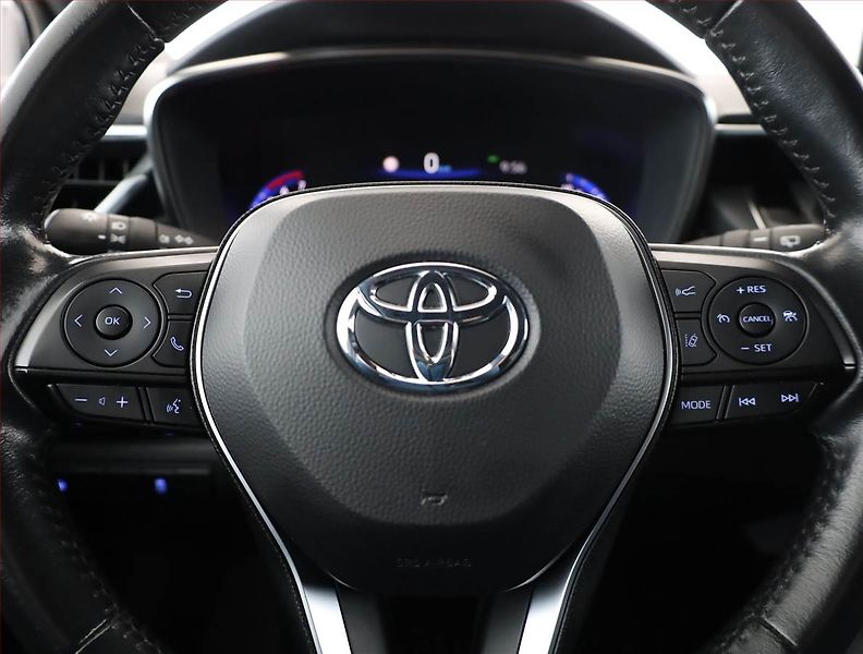 Toyota Corolla (2022) 1.8 Hybrid - fotka 8 z 21