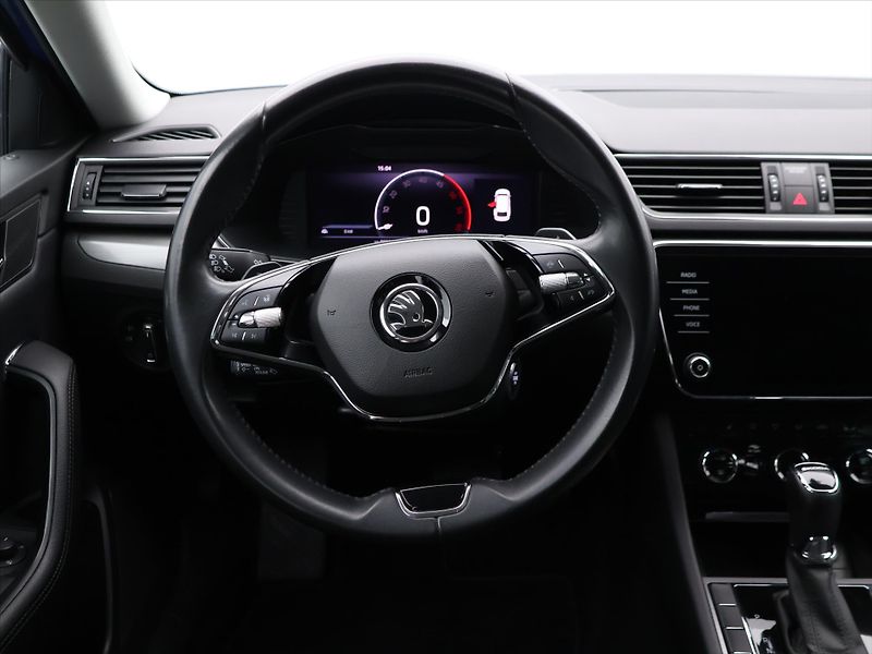 Škoda Superb 2.0 TDI 110kW Style LED  DSG - fotka 22 z 36