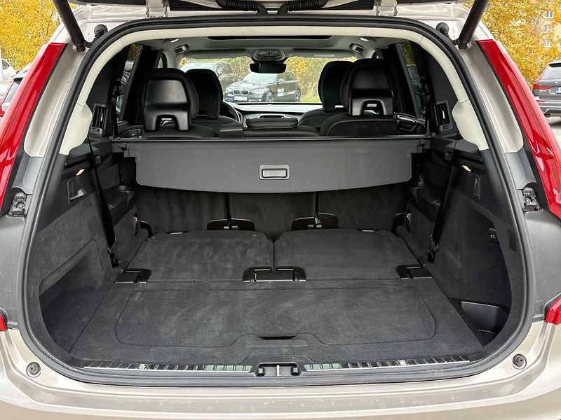 Volvo XC90 PlusDark T8,AWD,Plug-in hybrid - fotka 23 z 24