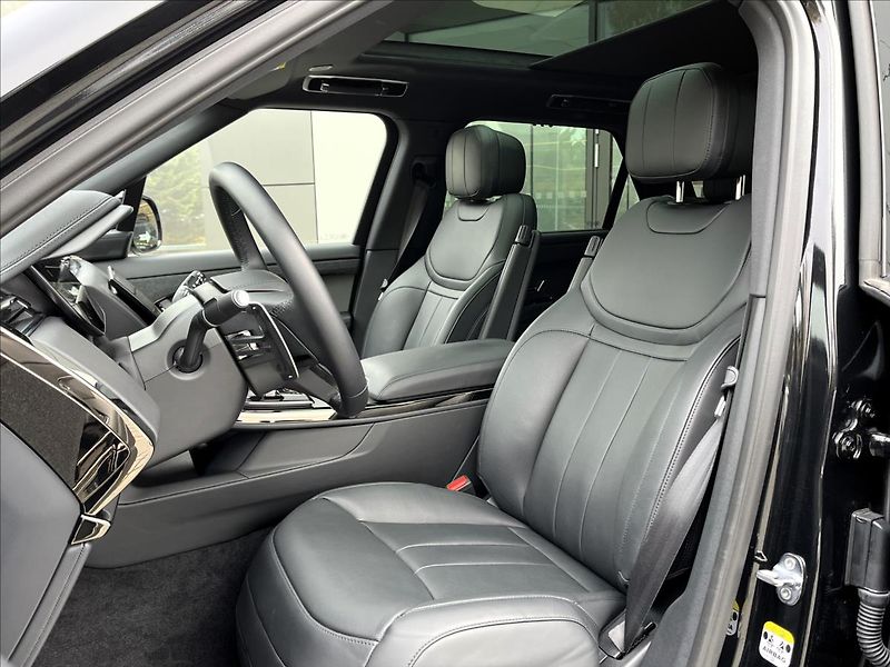 Land Rover Range Rover Sport (2026) 3,0 P460e DYNAMIC SE PHEV - fotka 13 z 36