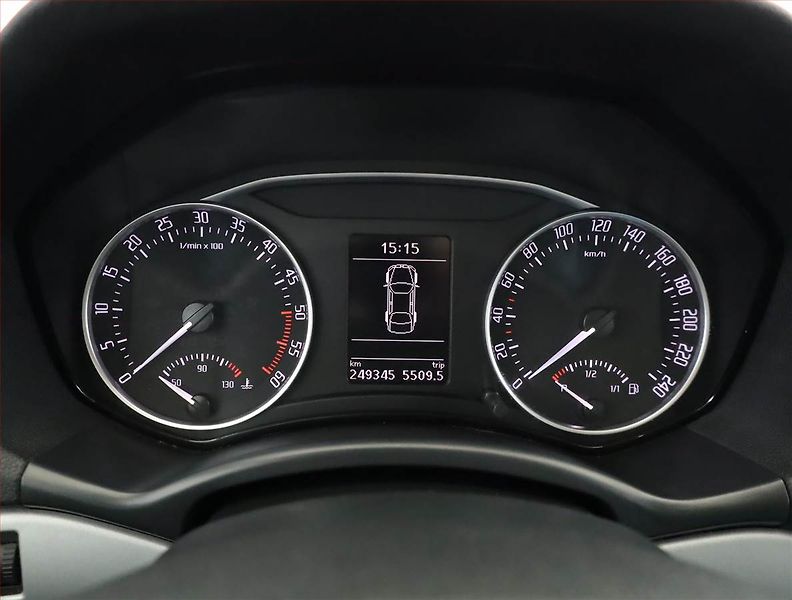 Škoda Octavia (2012) Ambition 1.6 TDI, Tempomat - fotka 8 z 13