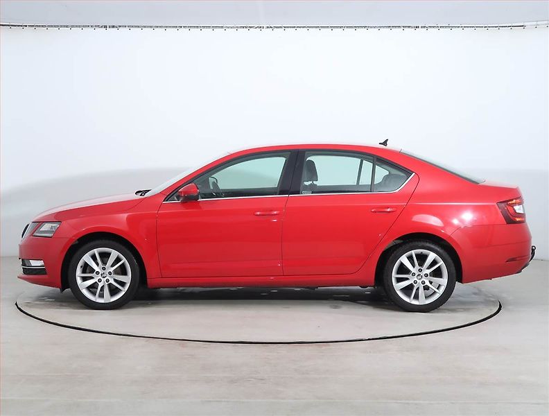 Škoda Octavia (2018) Style Plus 2.0 TDI, Automat - fotka 3 z 23