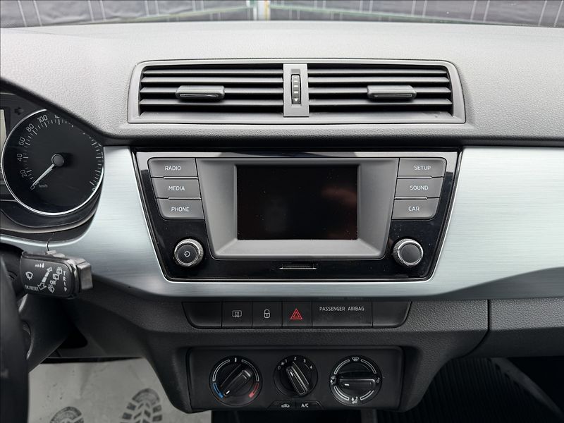 Škoda Fabia III 1.0 TSI Ambition - fotka 9 z 16