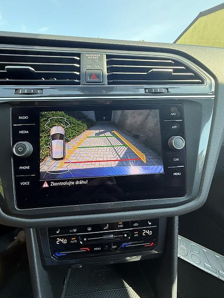 Volkswagen Tiguan Allspace (2023) 2,0TDi 110kW DSG ACC TAŽNÉ ČR - fotka 18 z 18