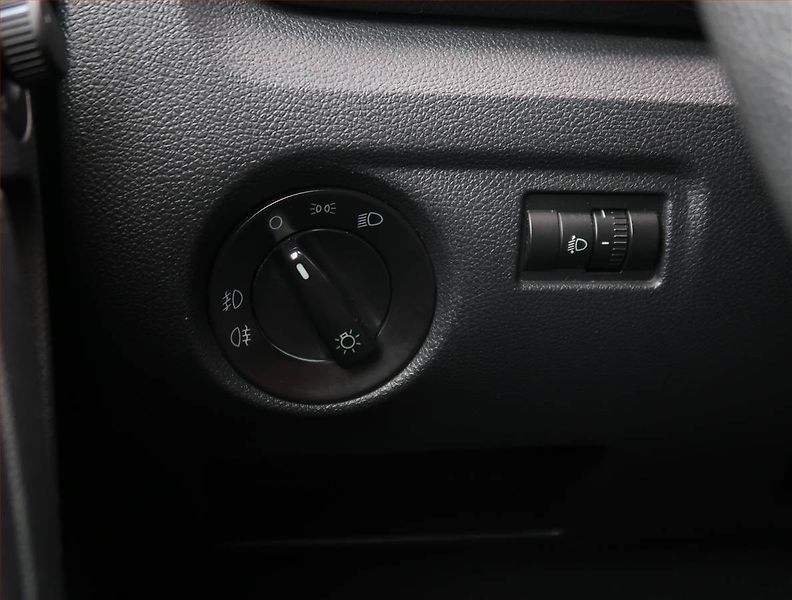 Škoda Fabia (2012) 1.2 TSI - fotka 17 z 17