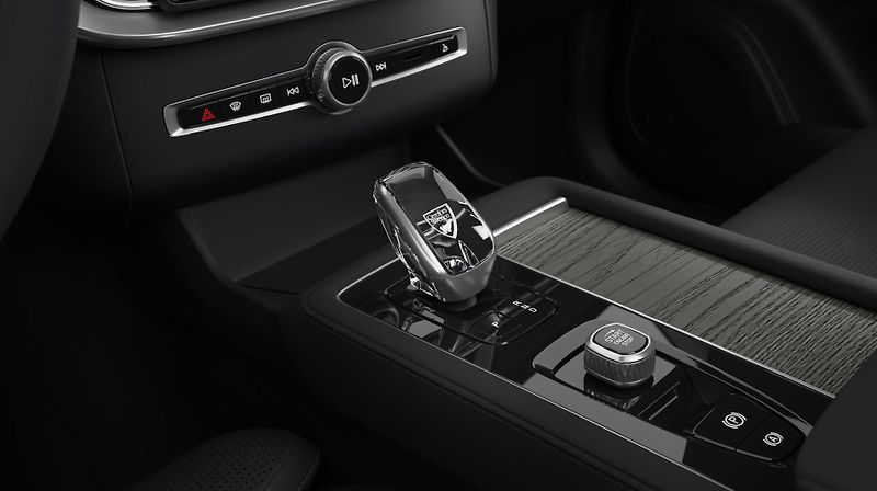 Volvo XC90 (2026) B5 AWD DARK PLUS AUT - fotka 14 z 14