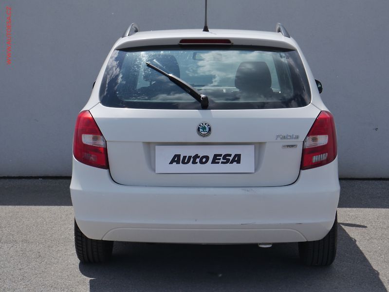 Škoda Fabia (2012) 1.6 TDi, Ambiente - fotka 5 z 17