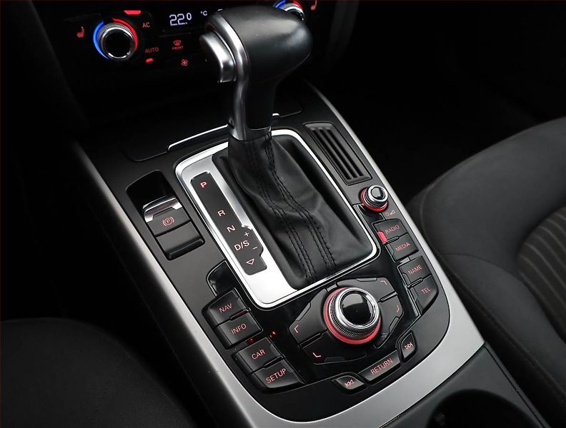 Audi A4 (2013) 2.0 TDI, 4X4, Automat, Navi - fotka 11 z 16