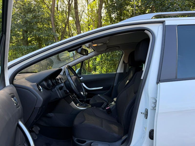 Peugeot 308 (2013) 1.5 / 68 kW - fotka 17 z 17