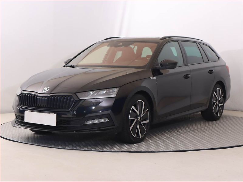 Škoda Octavia (2023) Sportline 2.0 TDI - fotka 2 z 28