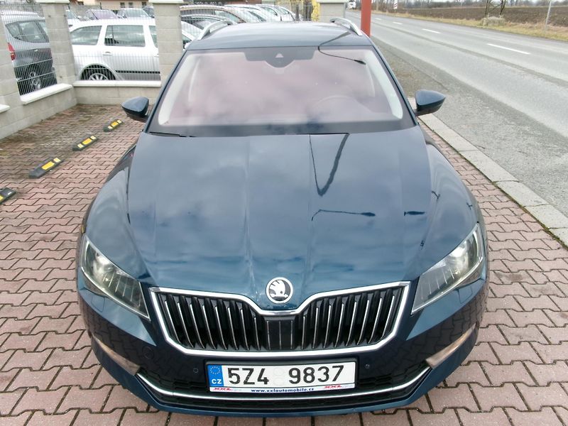 Škoda Superb (2015) 2,0TDI NAVI ACC 4x4 - fotka 4 z 36