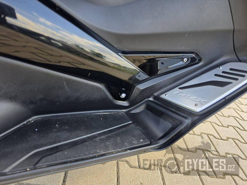 Yamaha T-Max 530 (2013) Black Max - fotka 9 z 20