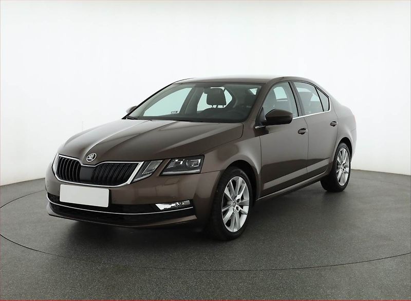 Škoda Octavia (2018) Style 1.4 TSI, ČR,1.maj - fotka 2 z 20