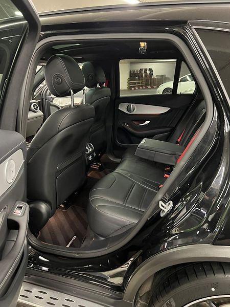 Mercedes-Benz GLC (2022) Mercedes-AMG GLC 63 S - fotka 11 z 14