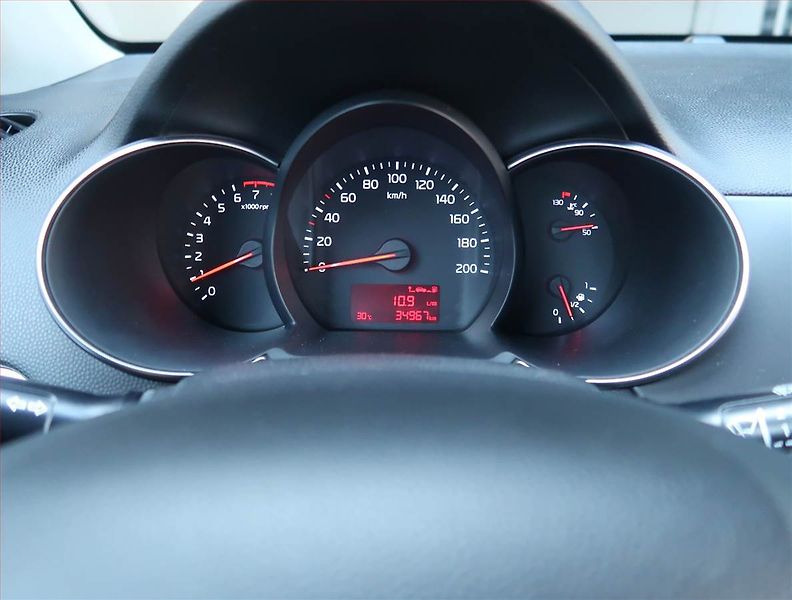 Kia Picanto (2016) 1.2 CVVT, Serv.kniha - fotka 11 z 15