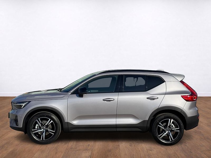 Volvo XC40 (2026) PLUS DARK B3, 360°, PIXEL LED - fotka 2 z 20