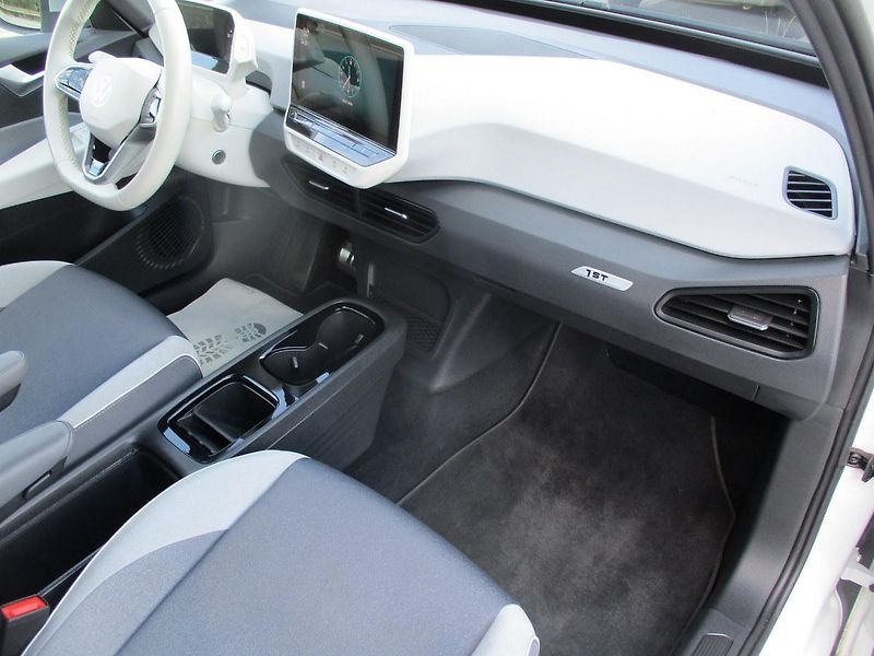 Volkswagen ID.3 PRO PERFOR 150kW (62kWh) 93TKM - fotka 32 z 51