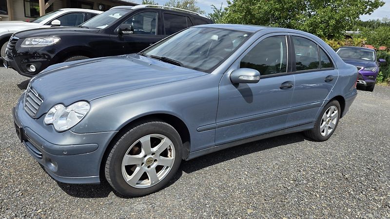 Mercedes-Benz Třídy C MERCEDES BENZ C180 AVANTGARDE - fotka 4 z 29