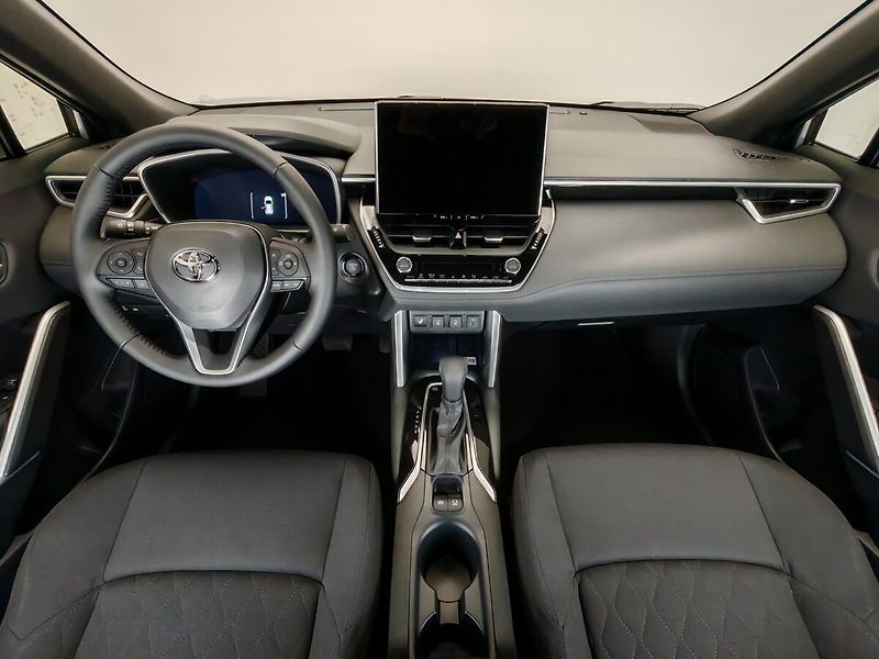 Toyota Corolla Cross 2.0 Hybrid Style Tech - fotka 9 z 19