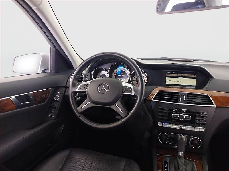 Mercedes-Benz Třídy C (2011) C 250 CDI 4MATIC, 4X4 - fotka 7 z 23