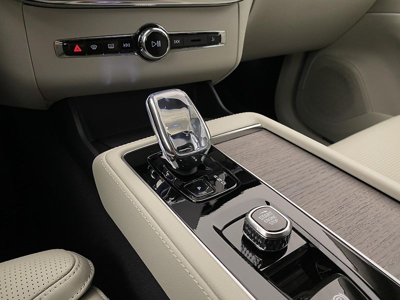 Volvo XC90 (2026) T8 AWD Plug-in BRIGHT PLUS 7m - fotka 36 z 70