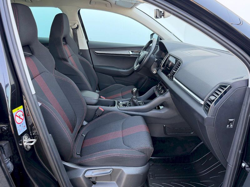 Škoda Karoq (2019) 1.5 TSI 110kW Style VarioFlex - fotka 29 z 35