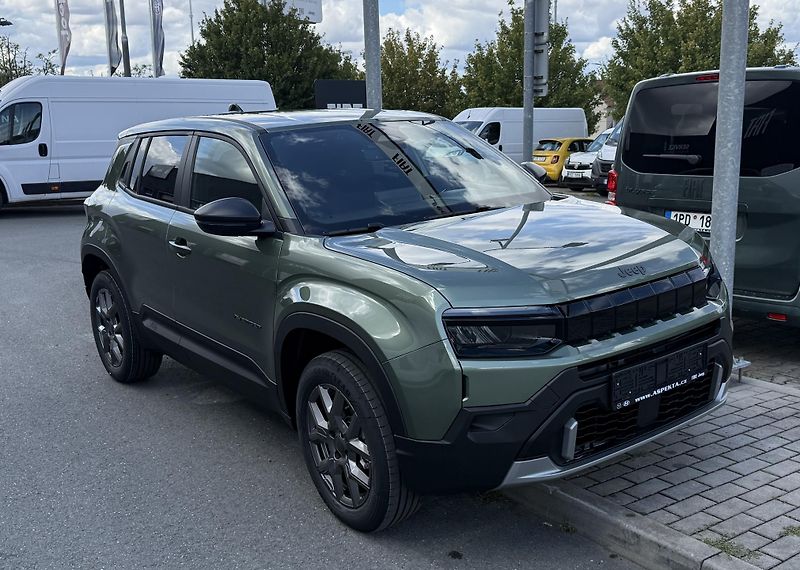 Jeep Avenger (2026) Altitude e-Hybrid 1.2 Turbo - fotografie inzerátu