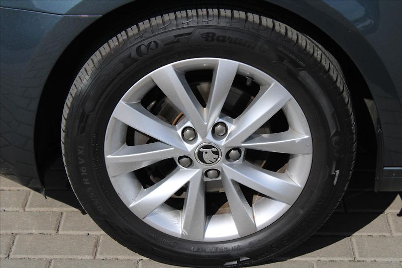 Škoda Octavia 1.6 TDI 85kW DSG AMBIENTE ČR - fotka 9 z 22