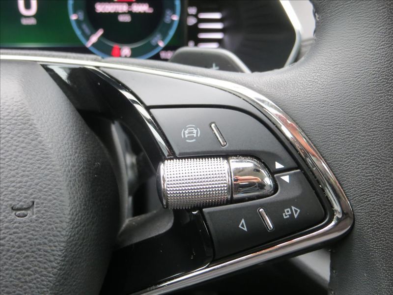 Škoda Octavia 2,0 TDI Ambition DSG LED ČR - fotka 17 z 22
