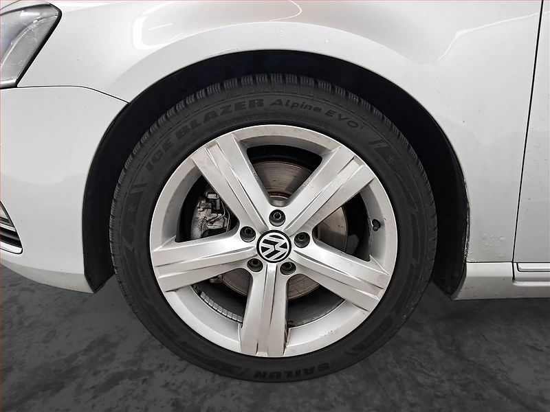 Volkswagen Passat (2011) Highline 2.0 TDI, Eko.zaplacen - fotka 15 z 18