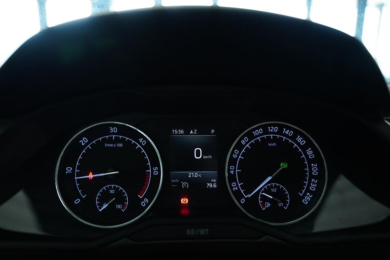 Škoda Superb - fotka 16 z 25