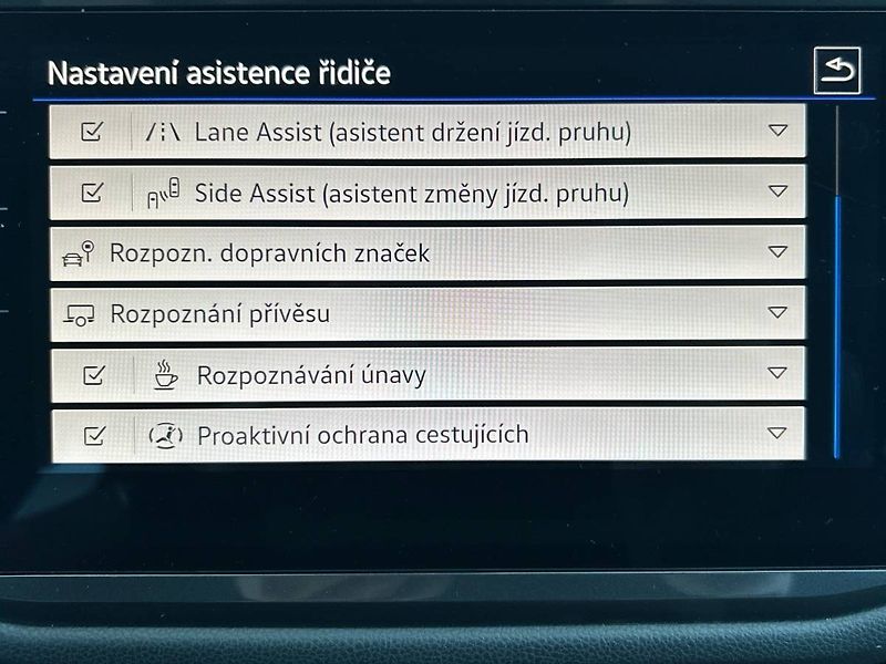 Volkswagen Tiguan Allspace (2021) 2.0 TDI 7DSG 4MOTION R-Line - fotka 17 z 35
