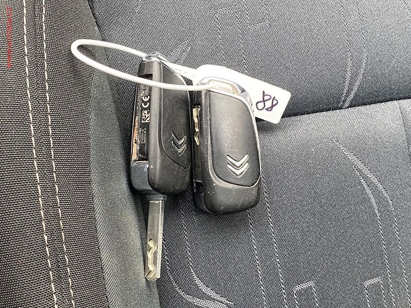 Citroën C4 (2012) 1.6 HDi, ČR, AC, temp - fotka 16 z 16