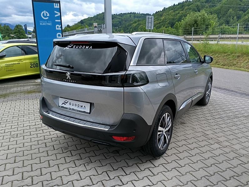 Peugeot 5008 (2021) ALLURE PACK PureTech 130 EAT8 - fotka 6 z 24