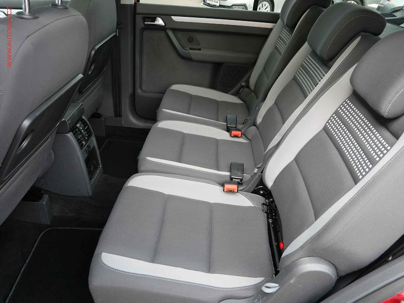 Volkswagen Touran (2014) 1.2 TSi, Life, panor, +kola - fotka 10 z 18