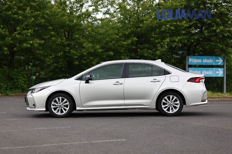 Toyota Corolla 1.8 HEV CVT COMFORT TECH - fotka 3 z 24