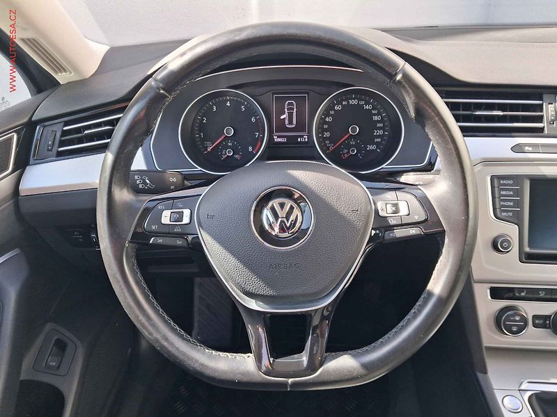 Volkswagen Passat (2015) 1.4 TSi, Comfortline, panor - fotka 11 z 18