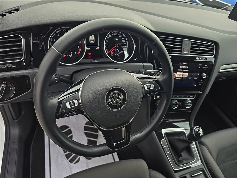 Volkswagen Golf VII 1,4 TSi Highline NAVI - fotka 12 z 52