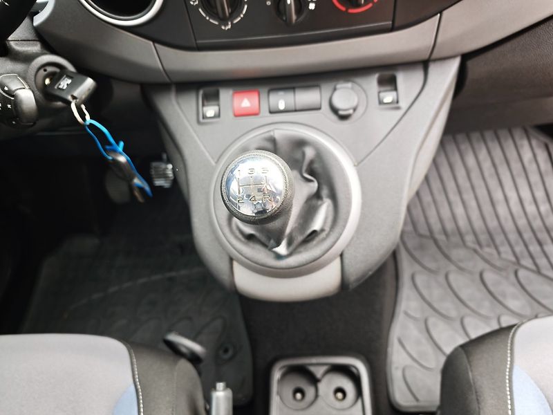 Peugeot Partner (2015) Tepee 1,6 HDI 73 KW - fotka 17 z 25
