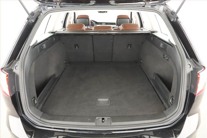 Volkswagen Passat (2015) Highline 2.0 TDI, Tempomat - fotka 16 z 17