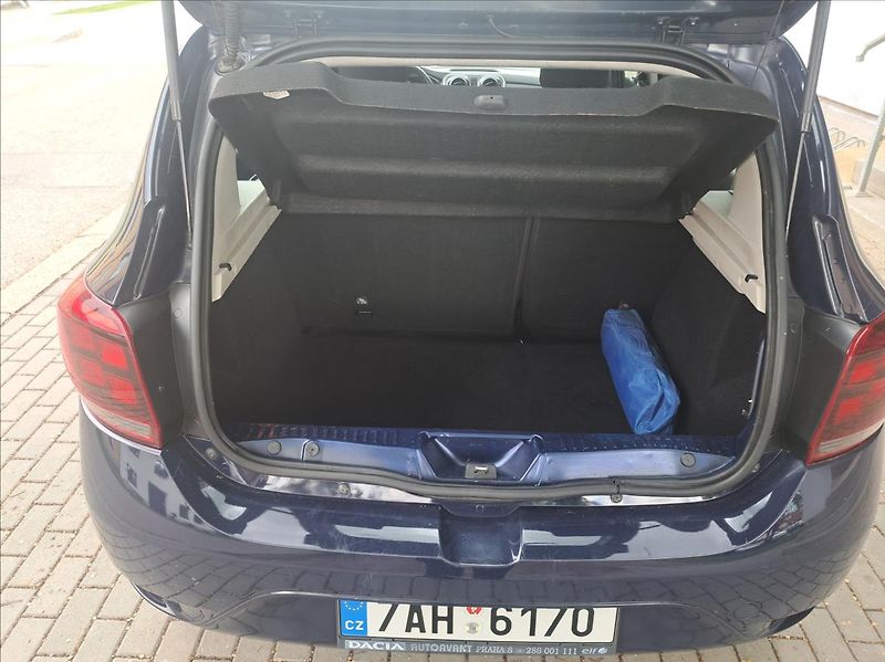 Dacia Sandero 1,0 SCe - fotka 27 z 35