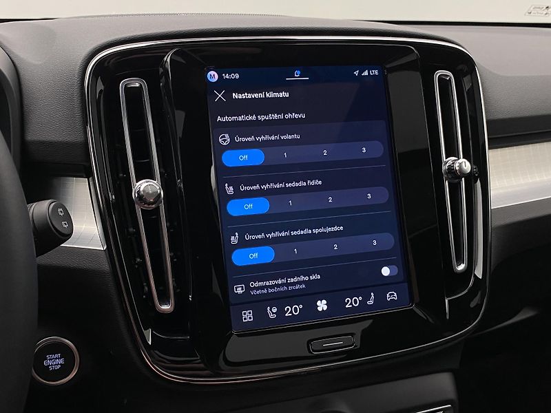 Volvo XC40 (2026) B3 AUT DARK ULTRA  - fotka 45 z 60