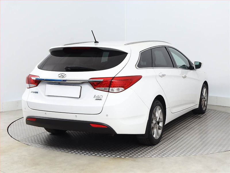 Hyundai i40 (2015) 1.7 CRDi, Xenony, Tempomat - fotka 5 z 16