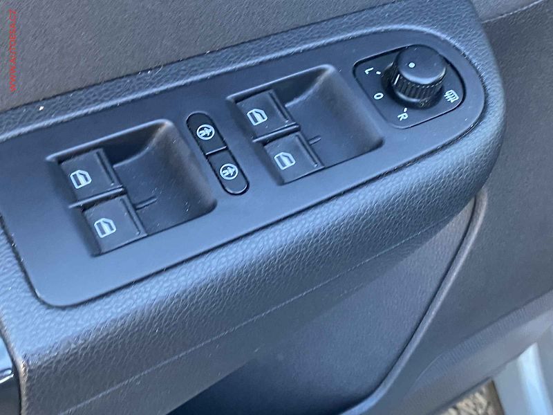 Volkswagen Sharan (2014) 2.0 TDi, Life, DSG, TZ - fotka 11 z 19