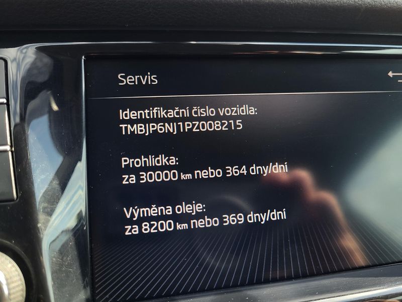 Škoda Fabia 1.0 TSI AMBITION Combi TOUR - fotka 44 z 46