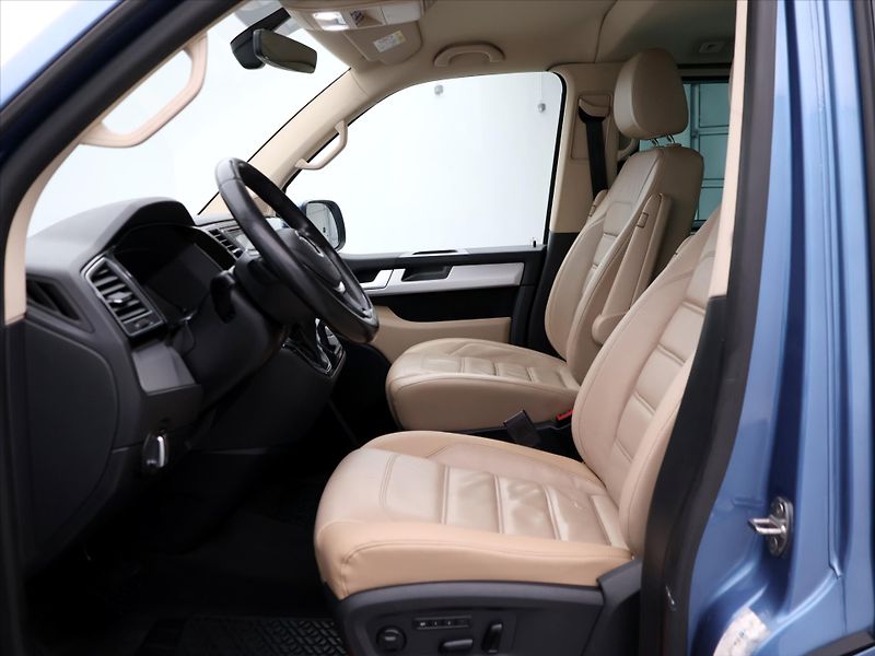 Volkswagen Multivan 2,0 TDI 4M DSG CZ Highline DPH - fotka 12 z 36